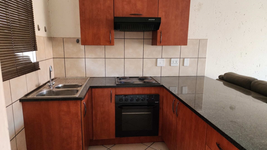 2 Bedroom Property for Sale in Waterval East North West